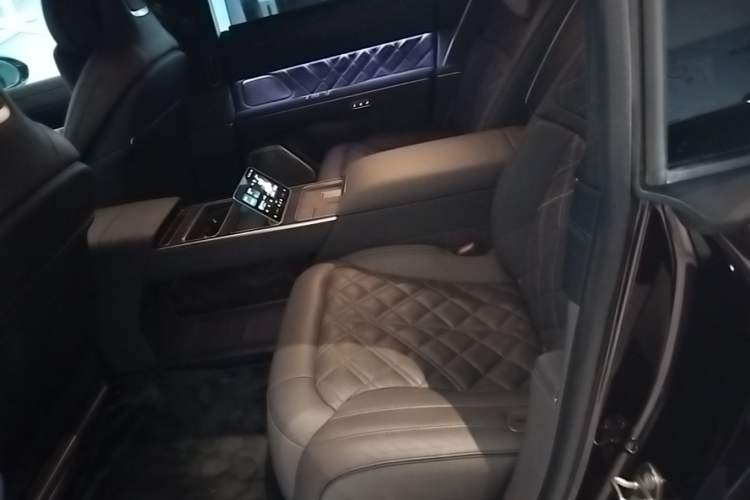 Used Nio ET9 2025 100 kWh Left Rear Seat