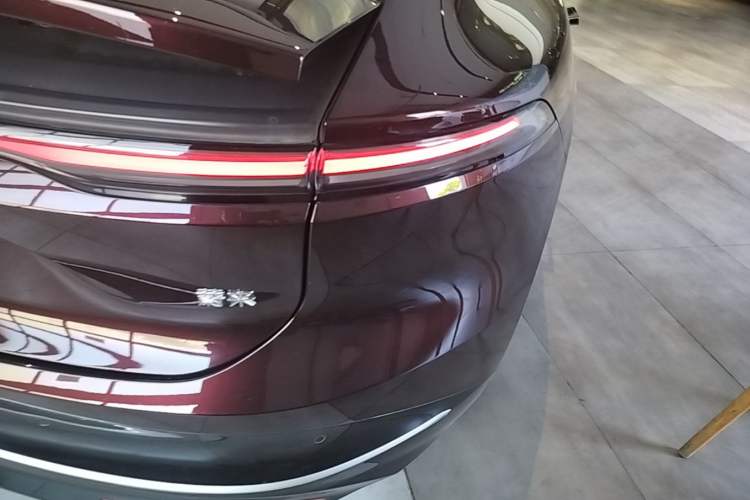 Used Nio ET9 2025 100 kWh Right Rear Taillight