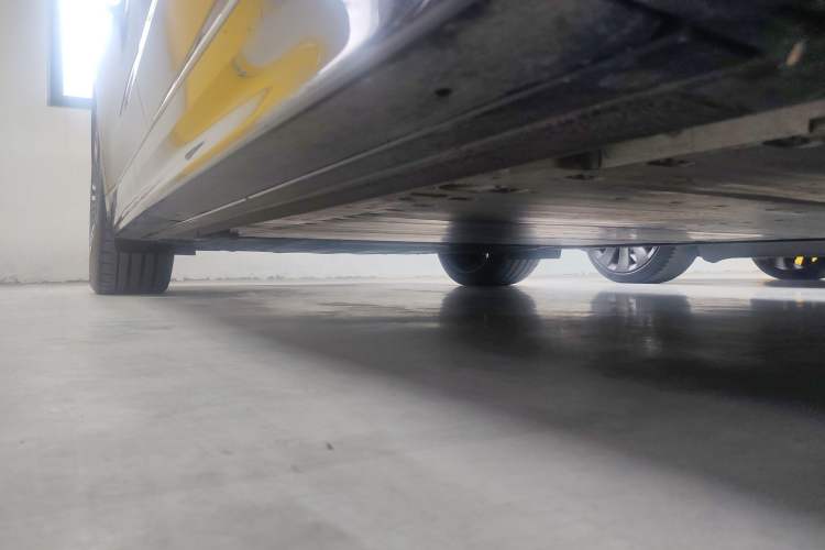 Used Nio ET9 2025 100kWh Signature Edition Right Side Sill