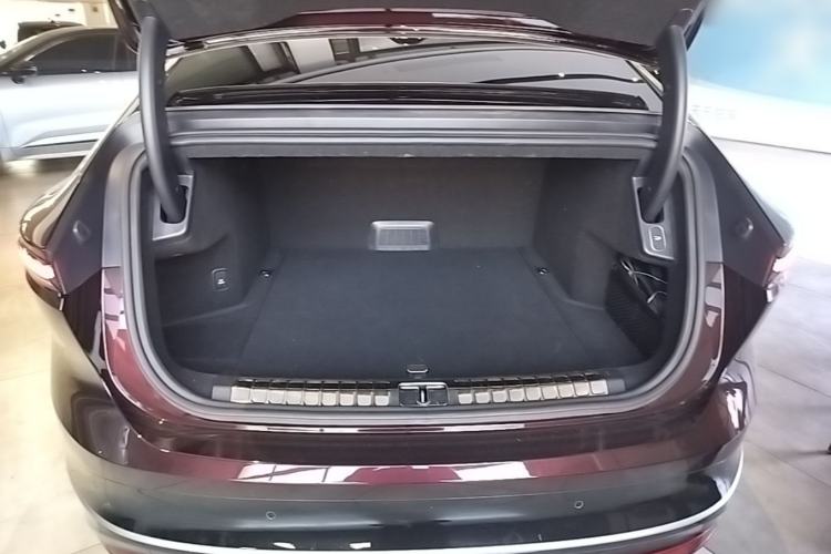 Used Nio ET9 2025 100 kWh Trunk