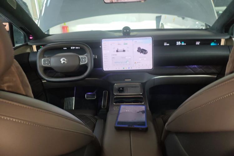 Used Nio ET9 2025 100kWh Signature Edition Center Console