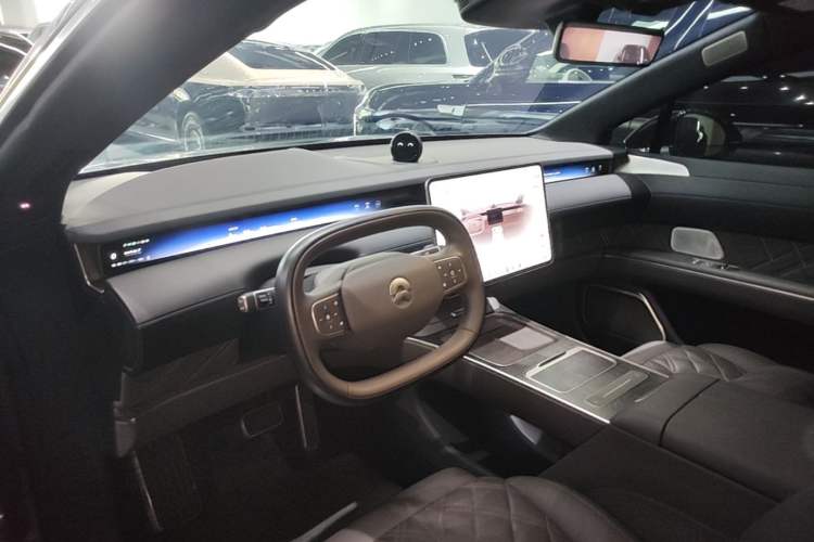 Used Nio ET9 2025 100kWh Signature Edition Center Console