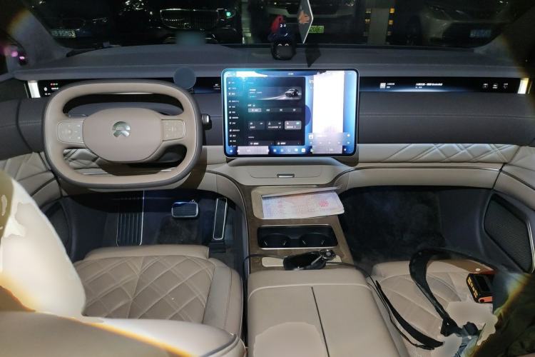 Used Nio ET9 2025 100kWh Signature Edition Center Console