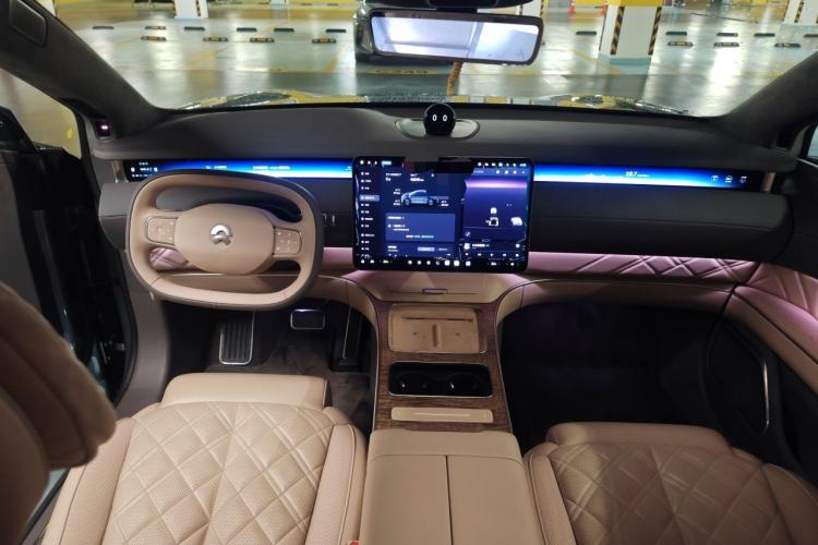 Used Nio ET9 2025 100kWh Signature Edition Center Console