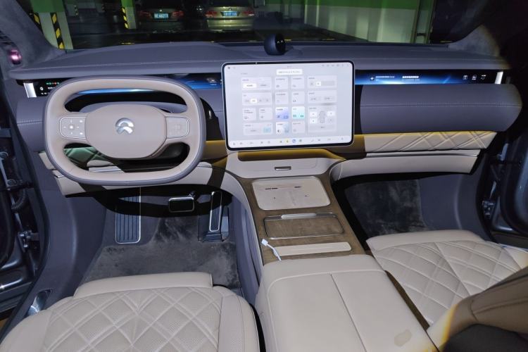 Used Nio ET9 2025 100kWh Signature Edition Center Console