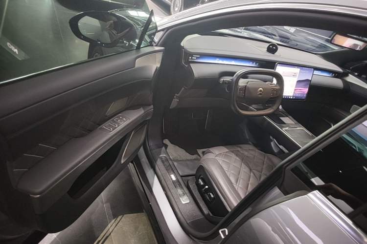 Used Nio ET9 2025 100kWh Signature Edition Driver Seat