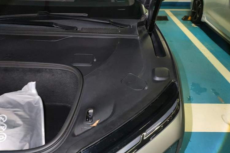 Used Nio ET9 2025 100kWh Signature Edition Engine Bay Left