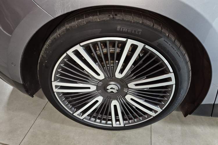 Used Nio ET9 2025 100kWh First-Edition Limited Edition Exterior 2
