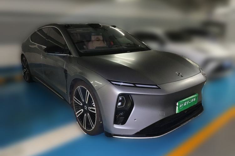 Used Nio ET9 2025 100kWh Signature Edition Front Right 45 Deg