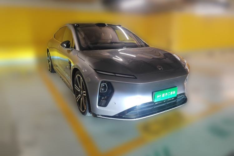 Used Nio ET9 2025 100kWh Signature Edition Front Right 45 Deg