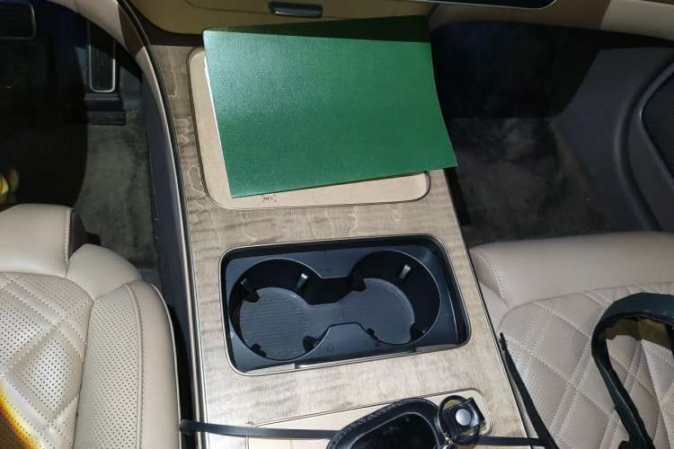 Used Nio ET9 2025 100kWh Signature Edition Gear Lever