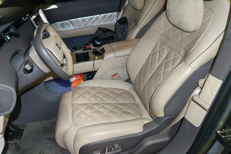 Used Nio ET9 2025 100kWh Signature Edition Left Front Seat