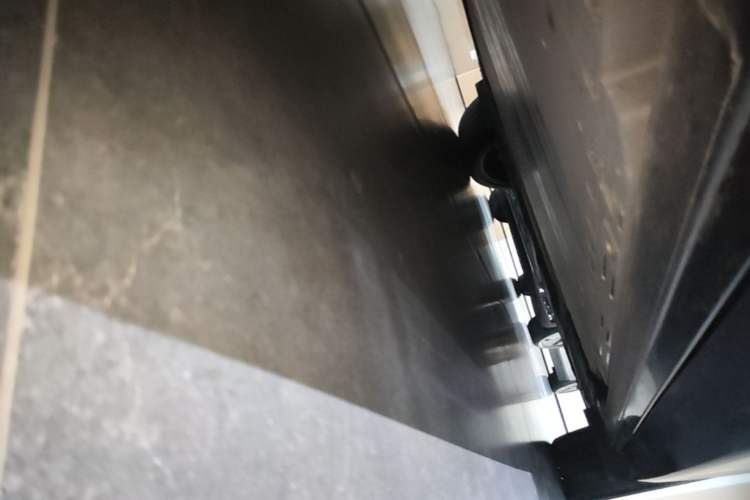 Used Nio ET9 2025 100kWh Signature Edition Left Side Sill