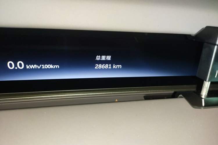 Used Nio ET9 2025 100kWh Signature Edition Odometer Close Up
