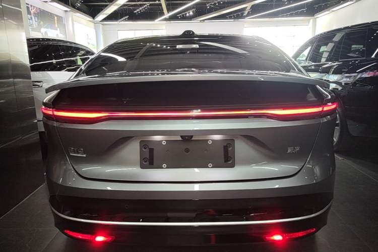 Used Nio ET9 2025 100kWh Signature Edition Rear