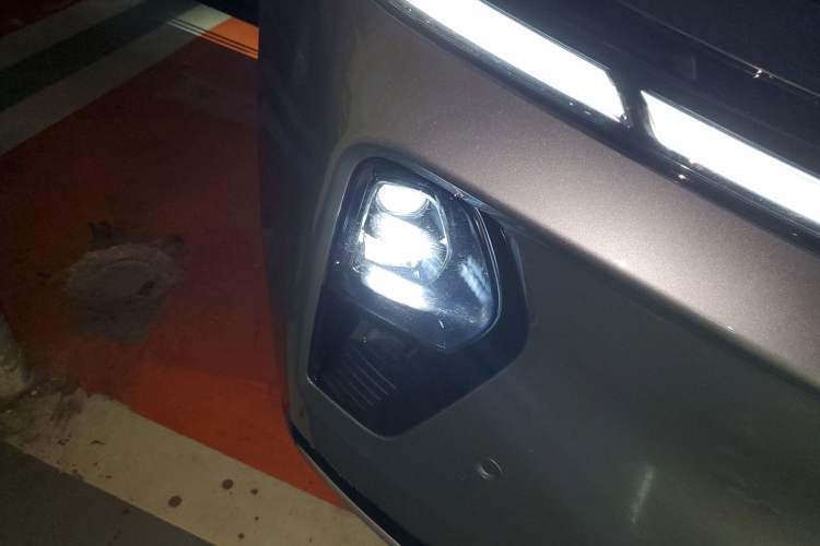 Used Nio ET9 2025 100kWh First-Edition Limited Edition Right Front Headlight