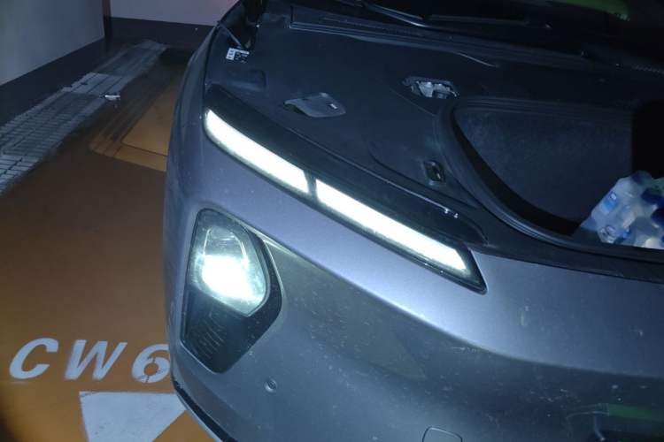 Used Nio ET9 2025 100kWh Signature Edition Right Front Headlight