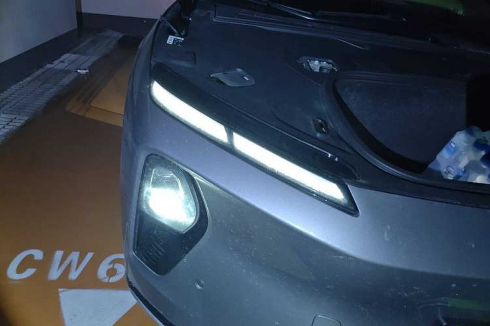 Used Nio ET9 2025 100kWh Signature Edition Right Front Headlight