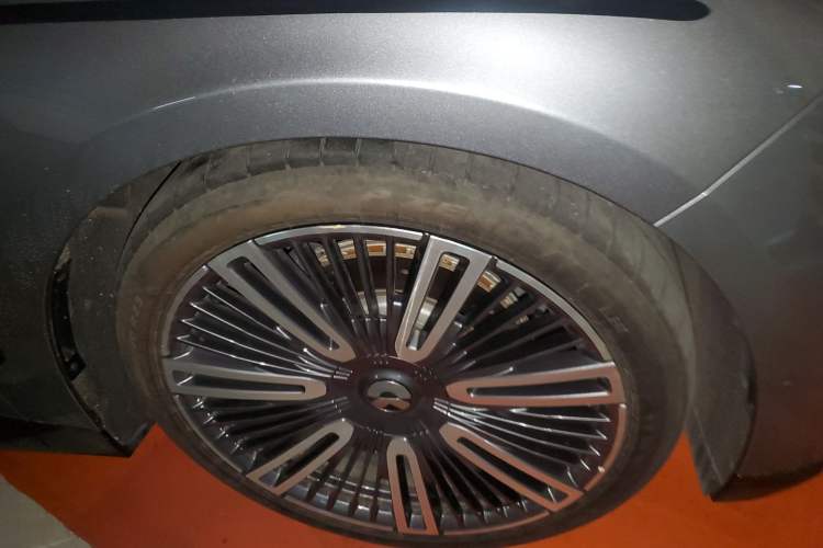 Used Nio ET9 2025 100kWh First-Edition Limited Edition Right Front Wheel Hub