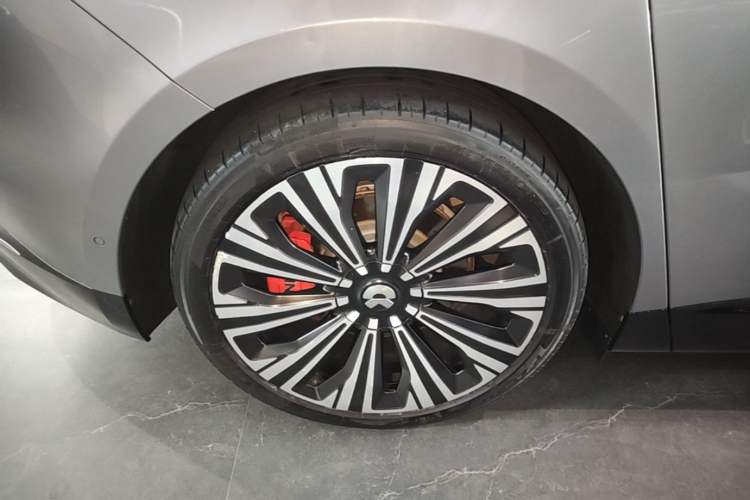 Used Nio ET9 2025 100kWh Signature Edition Right Rear Wheel Hub