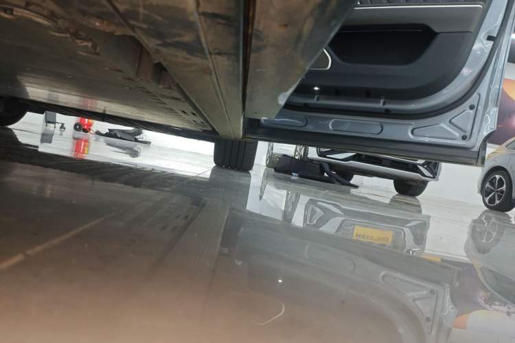 Used Nio ET9 2025 100kWh Signature Edition Right Side Sill