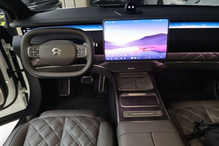 Used Nio ET9 2025 100kWh Signature Edition Center Console