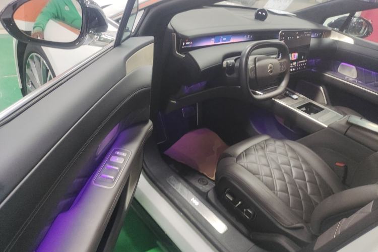 Used Nio ET9 2025 100 kWh Driver Seat
