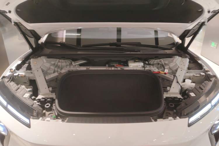 Used Nio ET9 2025 100 kWh Engine Bay