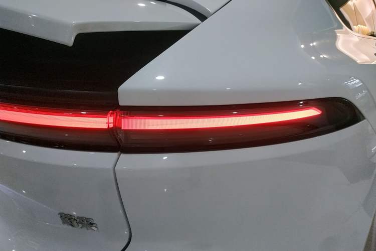 Used Nio ET9 2025 100 kWh Exterior 1