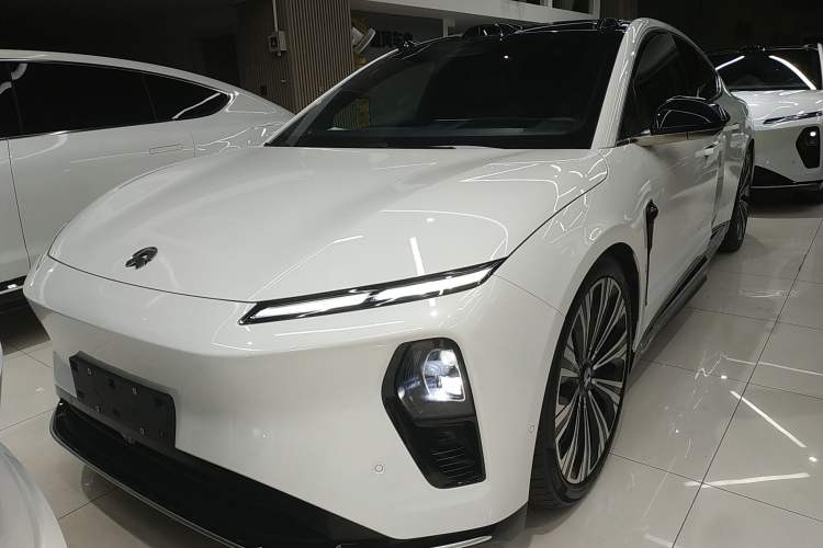 Used Nio ET9 2025 100 kWh Exterior 1