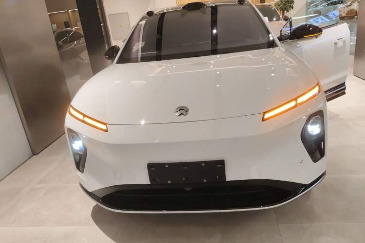 Used Nio ET9 2025 100 kWh Exterior 1