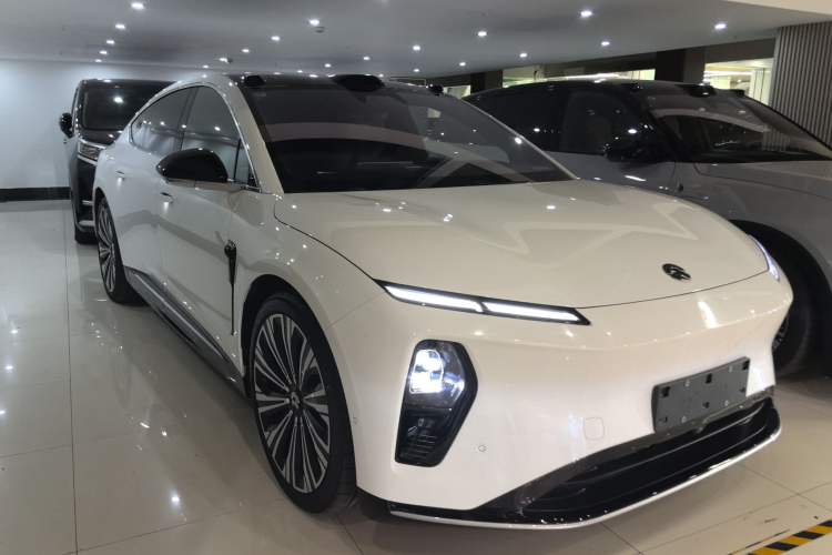 Used Nio ET9 2025 100 kWh Exterior 2