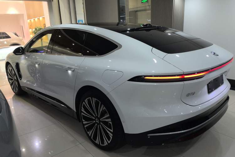 Used Nio ET9 2025 100 kWh Exterior 3