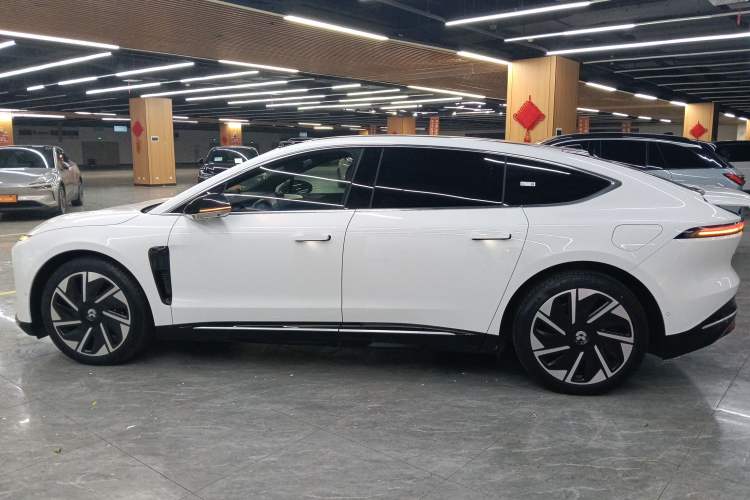 Used Nio ET9 2025 100 kWh Exterior 3