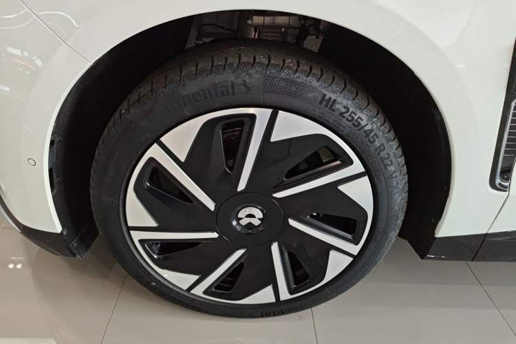 Used Nio ET9 2025 100 kWh Exterior 4