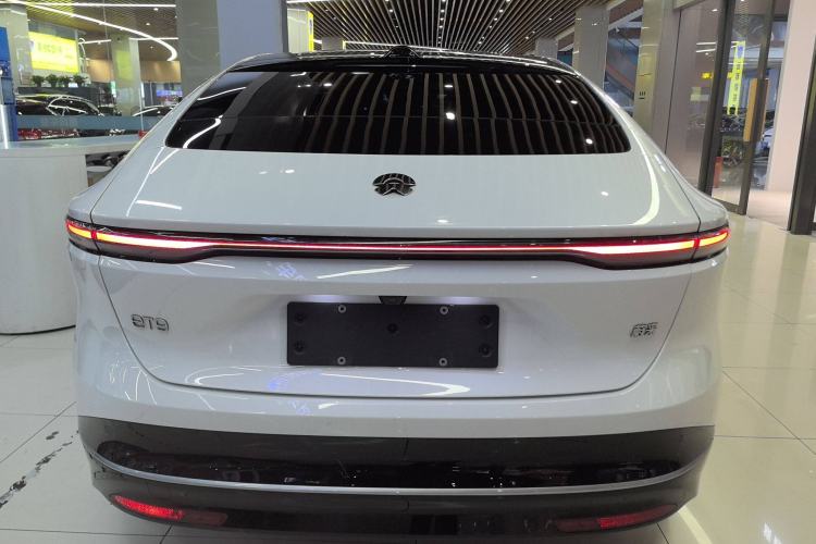 Used Nio ET9 2025 100 kWh Exterior 4