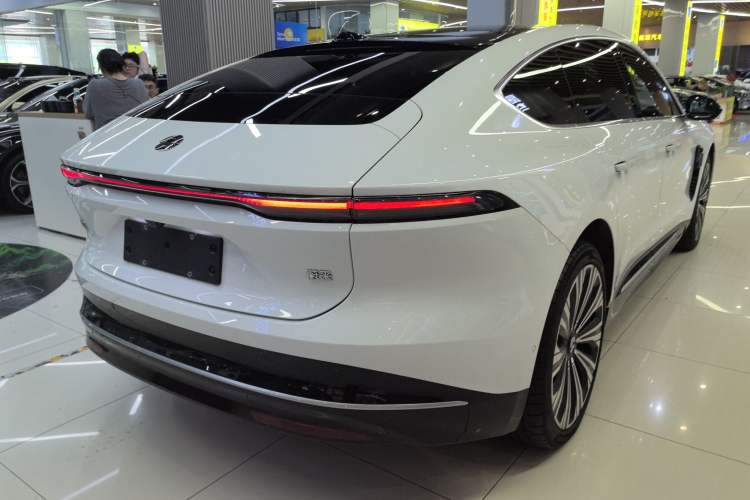 Used Nio ET9 2025 100 kWh Exterior 5