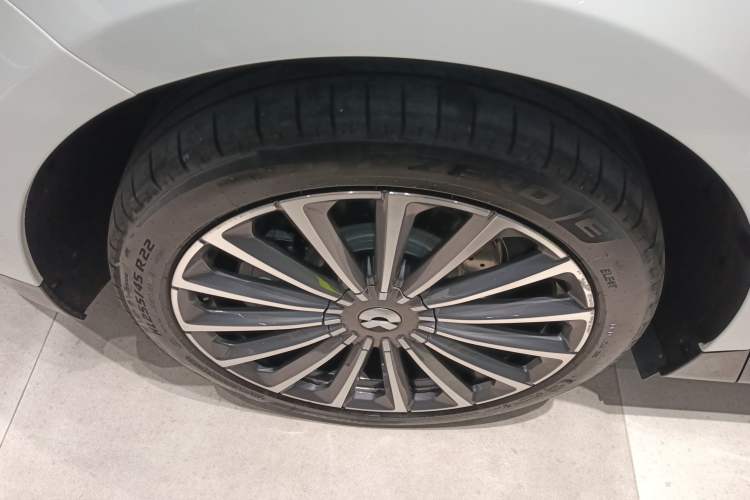 Used Nio ET9 2025 100 kWh Exterior 5