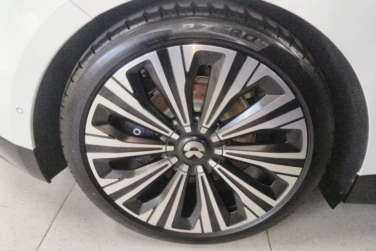 Used Nio ET9 2025 100 kWh Exterior 5