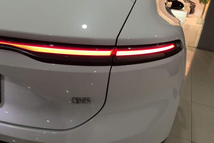 Used Nio ET9 2025 100 kWh Exterior 6