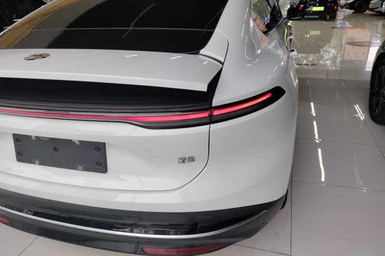 Used Nio ET9 2025 100 kWh Exterior 6