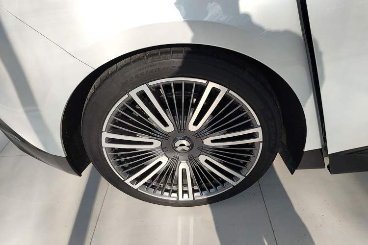 Used Nio ET9 2025 100kWh First-Edition Limited Edition Exterior 8