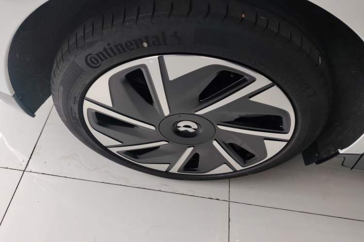 Used Nio ET9 2025 100 kWh Exterior 8