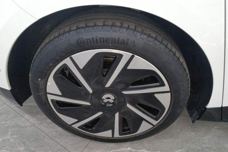 Used Nio ET9 2025 100 kWh Exterior 8