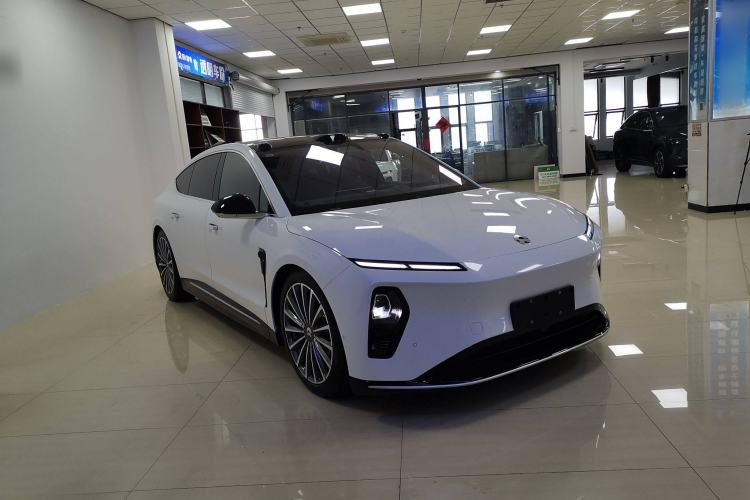 Used Nio ET9 2025 100 kWh Front Right 45 Deg