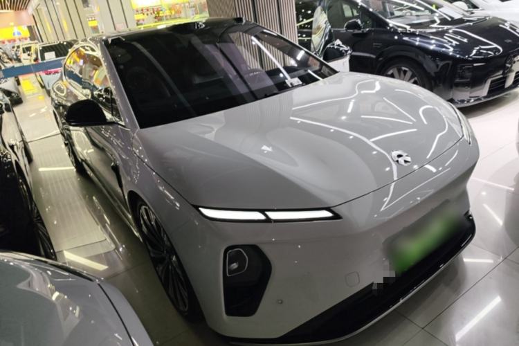 Used Nio ET9 2025 100kWh Signature Edition Front Right 45 Deg