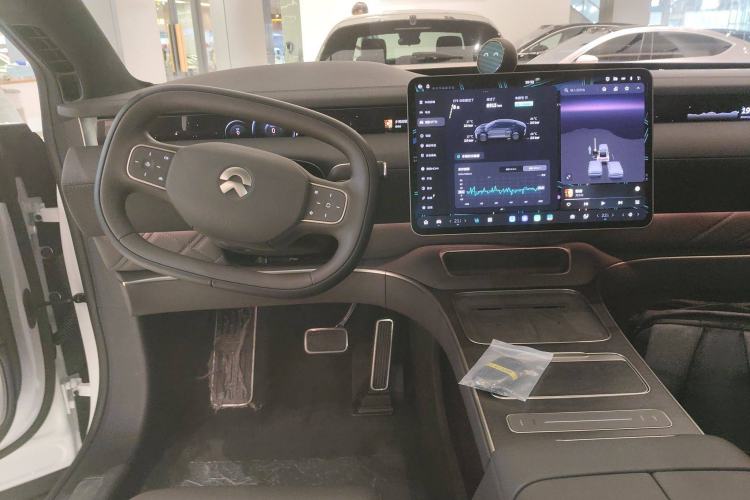 Used Nio ET9 2025 100 kWh Interior 2