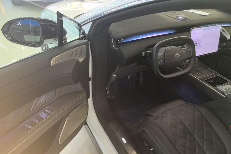 Used Nio ET9 2025 100 kWh Interior 3