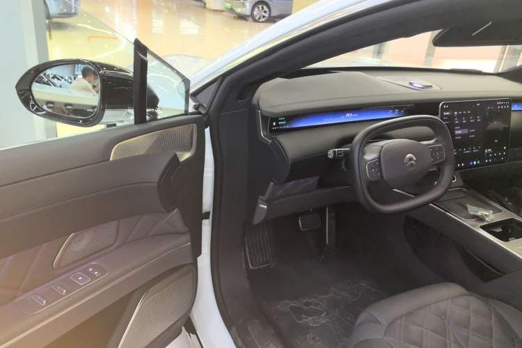Used Nio ET9 2025 100 kWh Interior 3