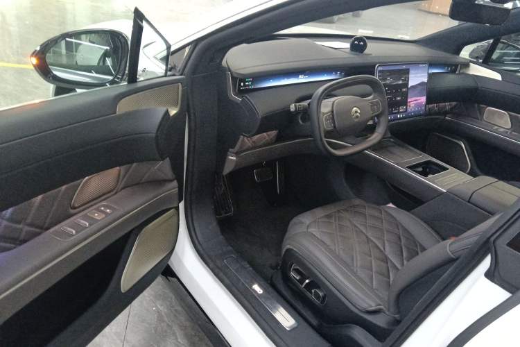 Used Nio ET9 2025 100 kWh Interior 3